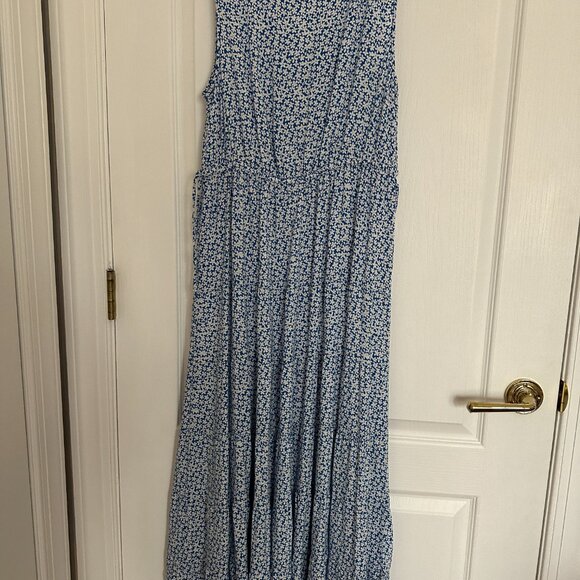 Cute Maxi dress in blue and white floral print by Max Studio - Picture 4 of 4